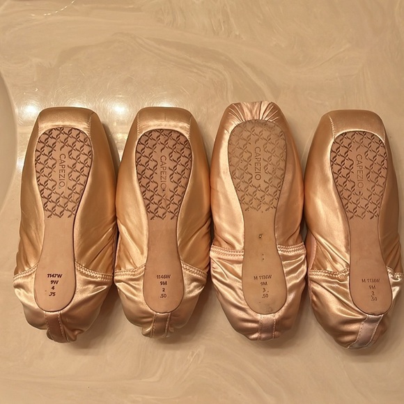 Capezio Phoenix Pointe Shoes - Picture 2 of 3